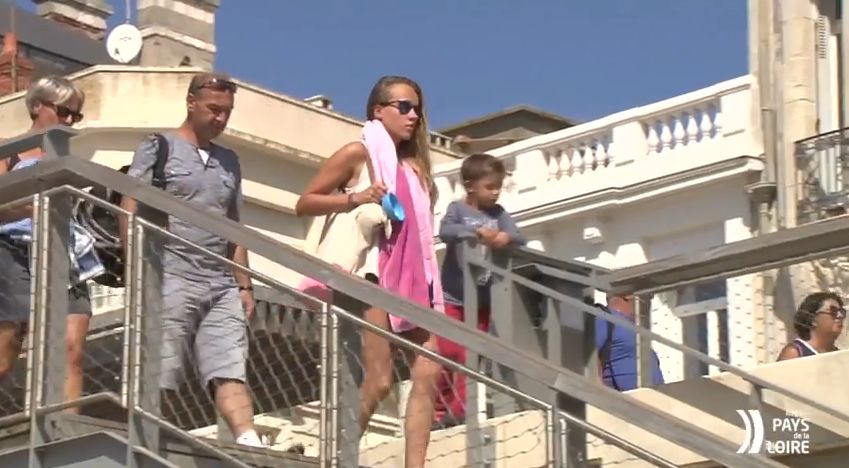 Beach Train: The Movie